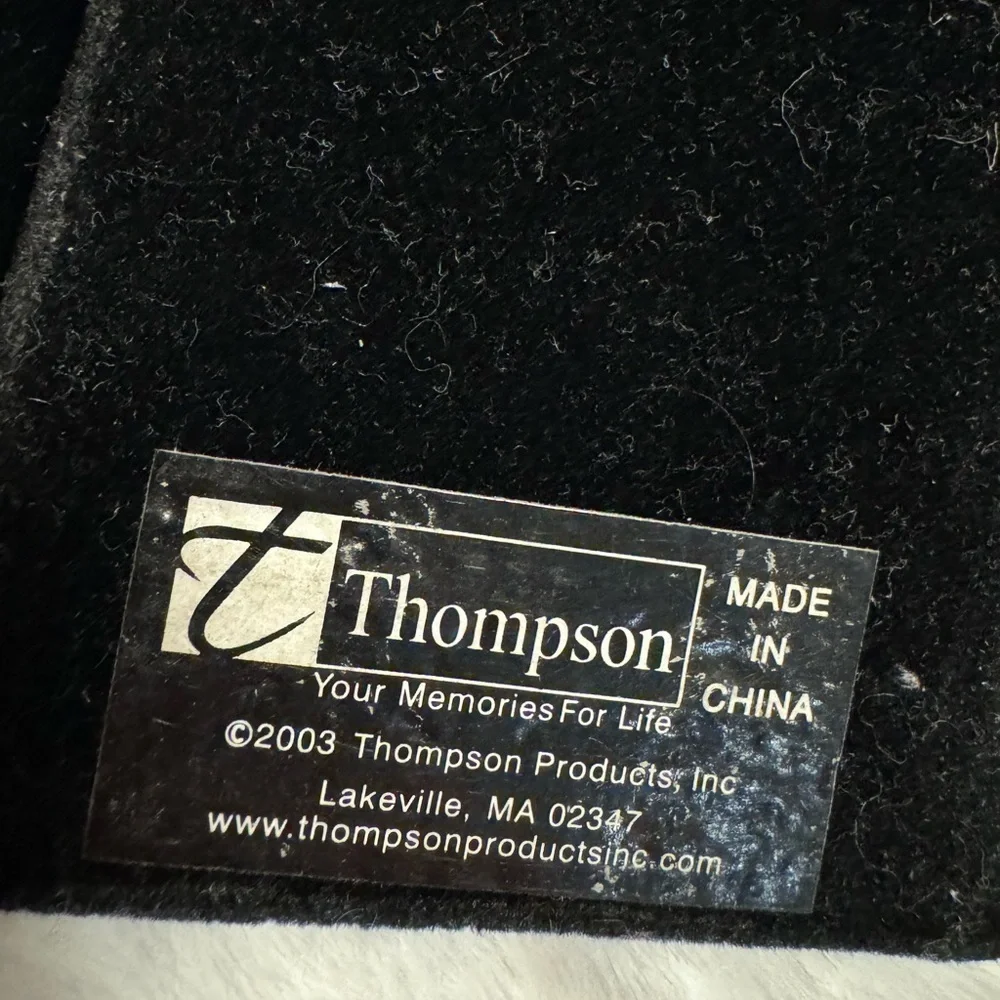 2003 Sisters Thompson Photo Frame 6X8 Gold Heavy Scrollwork Pearls Fancy VTG
